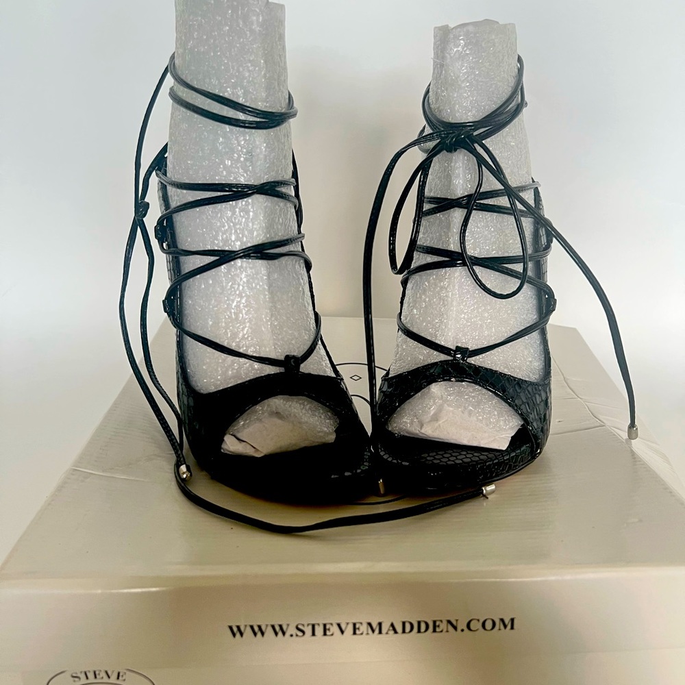 Woman’s heels sz 6